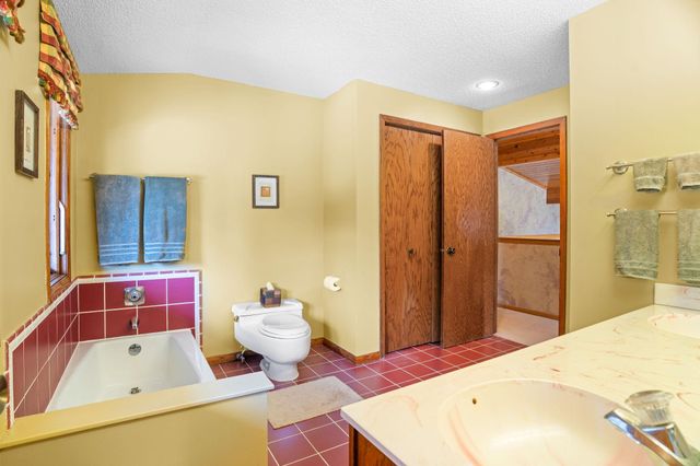 2150 Crestview Drive, Chanhassen, MN 55331
