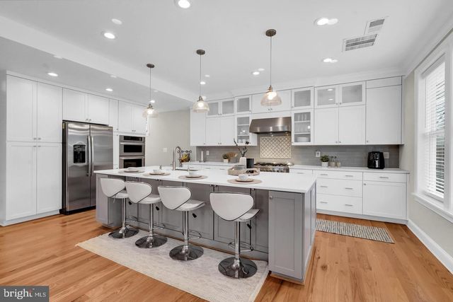 3925 DECATUR AVE, Kensington, MD 20895