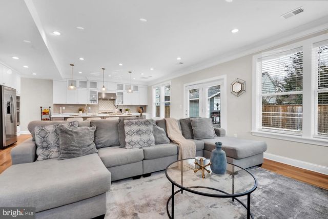 3925 DECATUR AVE, Kensington, MD 20895