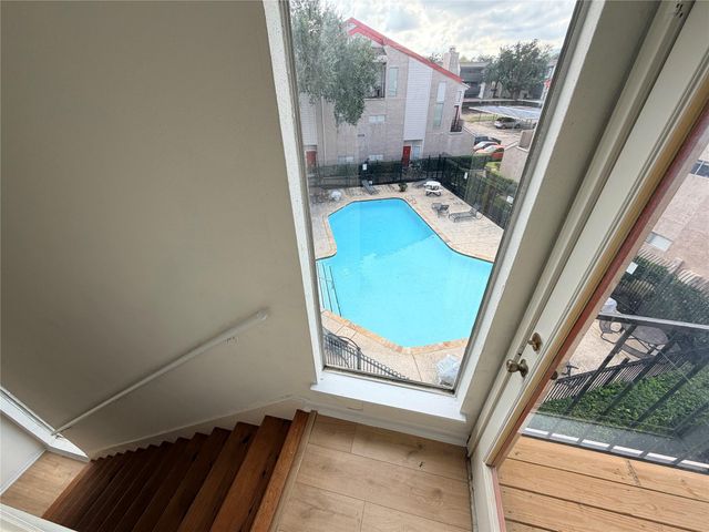 10855 Meadowglen Lane 622, Houston, TX 77042