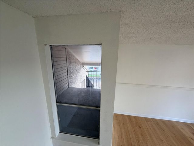 10855 Meadowglen Lane 622, Houston, TX 77042