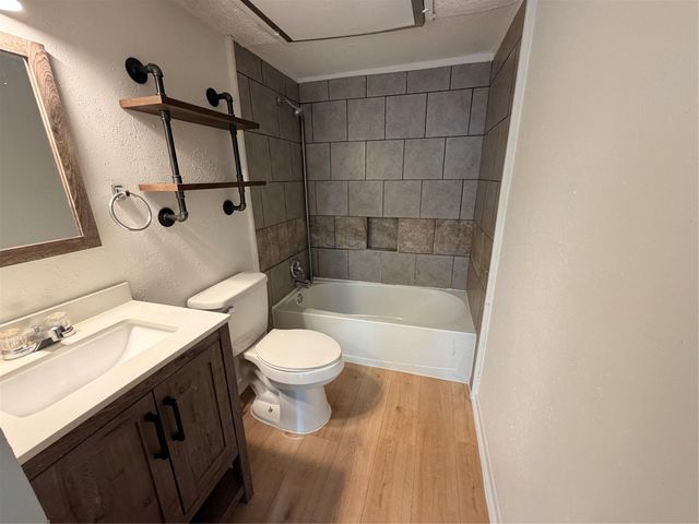 10855 Meadowglen Lane 622, Houston, TX 77042