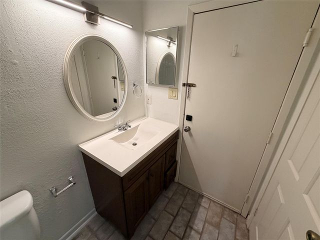 10855 Meadowglen Lane 622, Houston, TX 77042