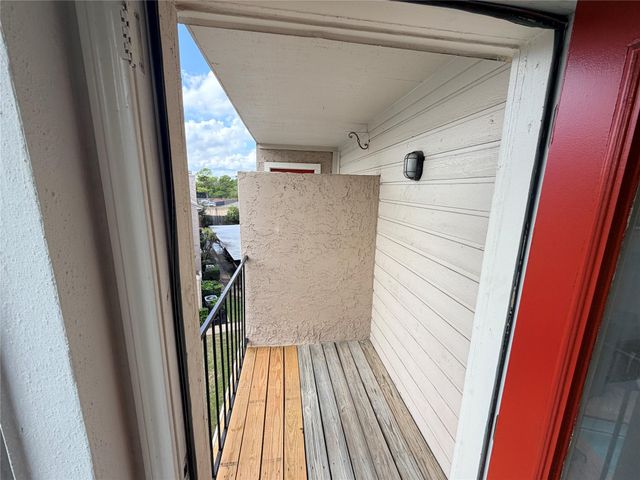 10855 Meadowglen Lane 622, Houston, TX 77042