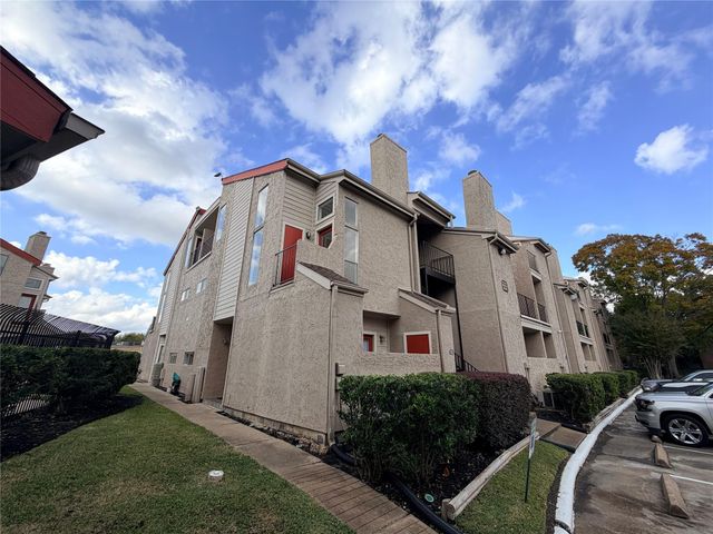 10855 Meadowglen Lane 622, Houston, TX 77042