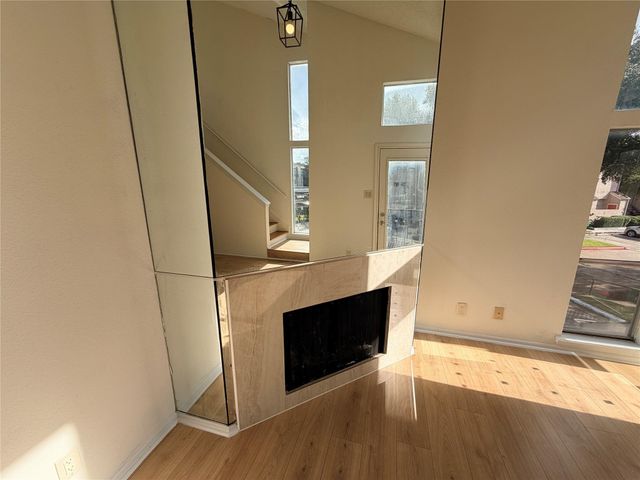 10855 Meadowglen Lane 622, Houston, TX 77042