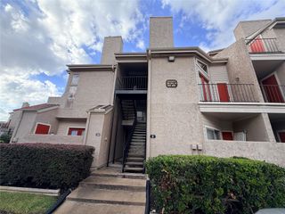 10855 Meadowglen Lane 622, Houston, TX 77042