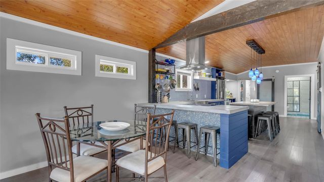 111 W Lakeshore DR, Sunrise Beach Village, TX 78643
