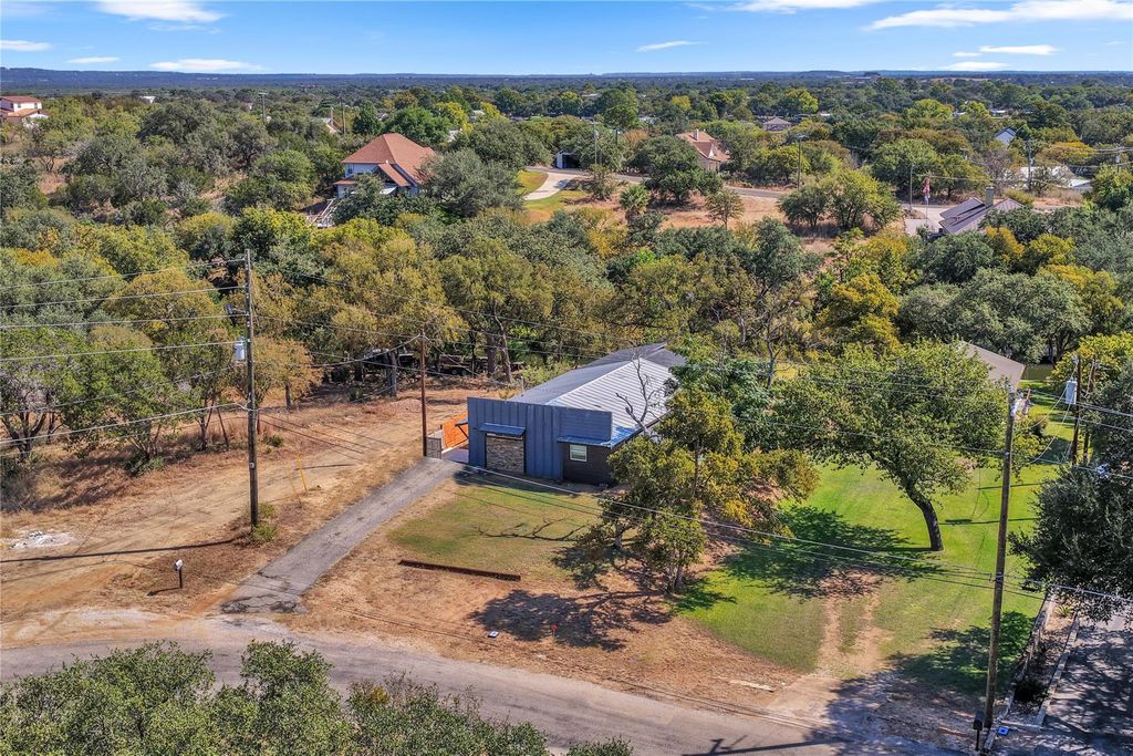 111 W Lakeshore DR, Sunrise Beach Village, TX 78643