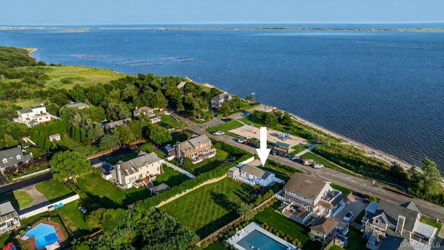 7 Laura Lee Drive, Center Moriches, NY 11934