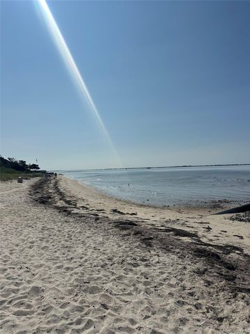 7 Laura Lee Drive, Center Moriches, NY 11934