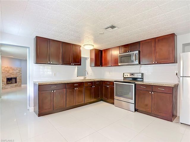 19330 Meredith RD, North Fort Myers, FL 33917