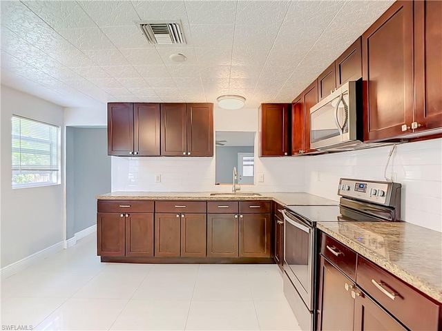 19330 Meredith RD, North Fort Myers, FL 33917