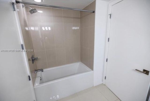 5252 NW 85th Ave 601, Doral, FL 33166