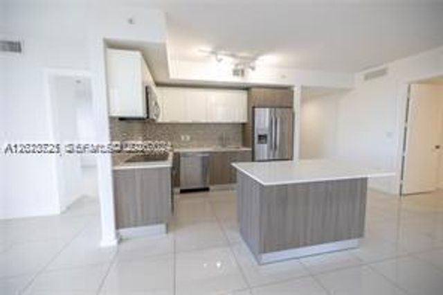 5252 NW 85th Ave 601, Doral, FL 33166