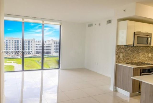 5252 NW 85th Ave 601, Doral, FL 33166
