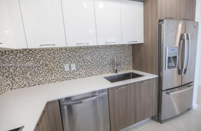 5252 NW 85th Ave 601, Doral, FL 33166