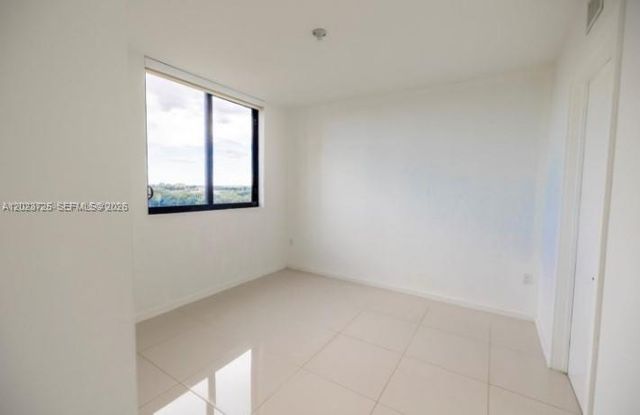 5252 NW 85th Ave 601, Doral, FL 33166