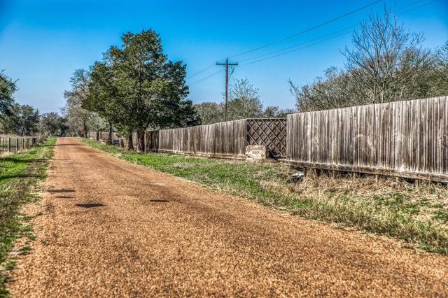 1585 Round Top Rd, Round Top, TX 78954