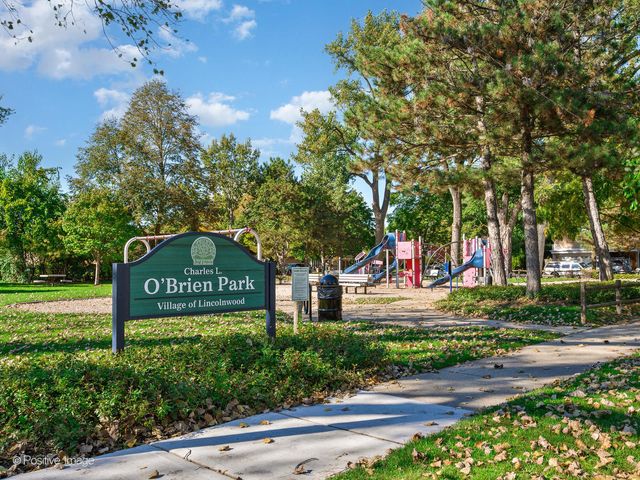 7225 N East Prairie Road, Lincolnwood, IL 60712