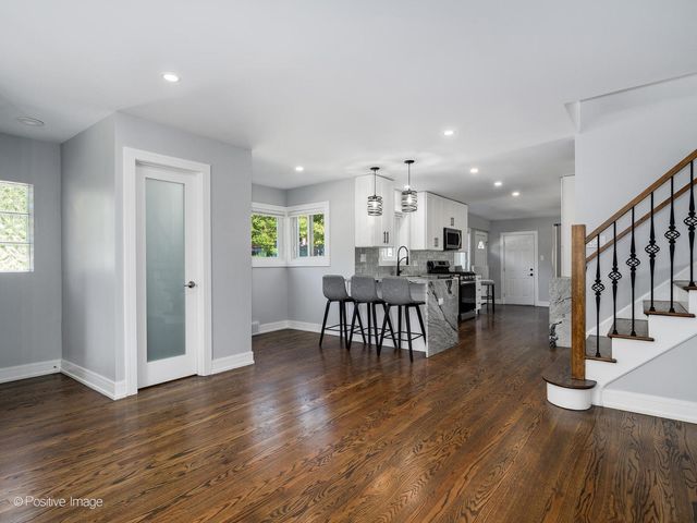 7225 N East Prairie Road, Lincolnwood, IL 60712