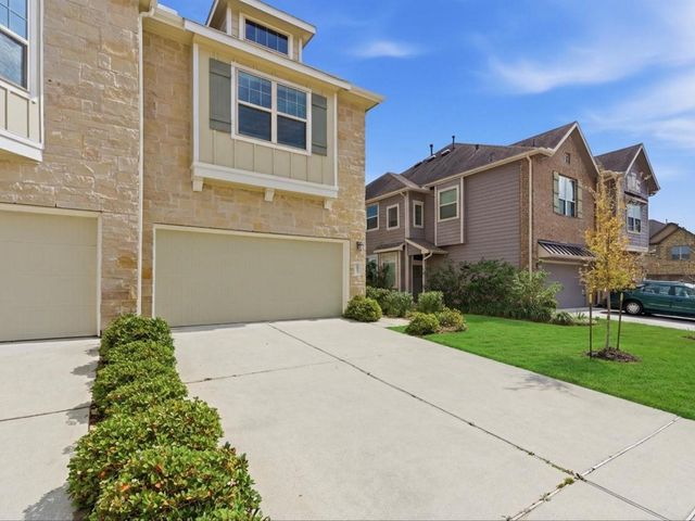 28043 Rocky Heights Drive, Spring, TX 77386