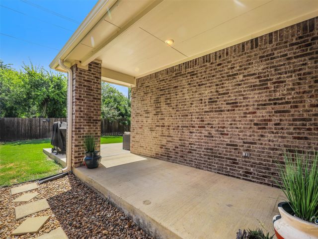 1613 Roadrunner Drive, Little Elm, TX 75068