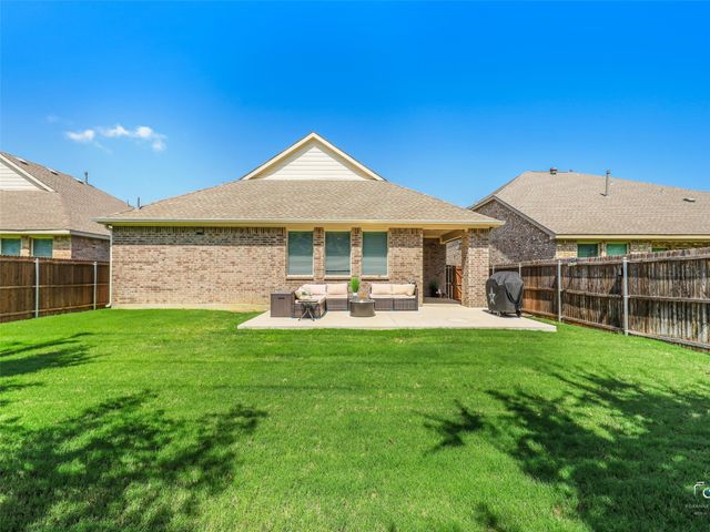1613 Roadrunner Drive, Little Elm, TX 75068