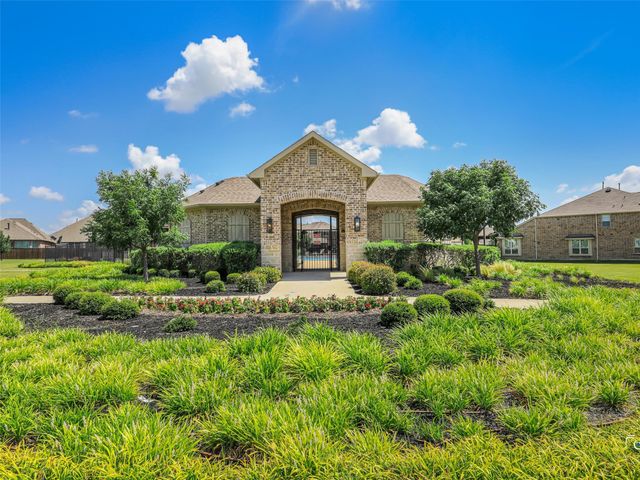 1613 Roadrunner Drive, Little Elm, TX 75068