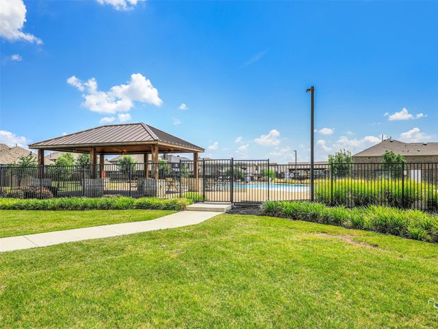 1613 Roadrunner Drive, Little Elm, TX 75068