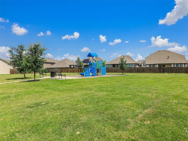 1613 Roadrunner Drive, Little Elm, TX 75068