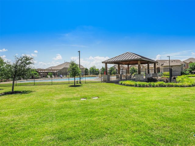 1613 Roadrunner Drive, Little Elm, TX 75068