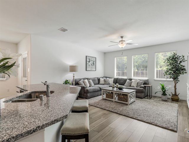 1613 Roadrunner Drive, Little Elm, TX 75068