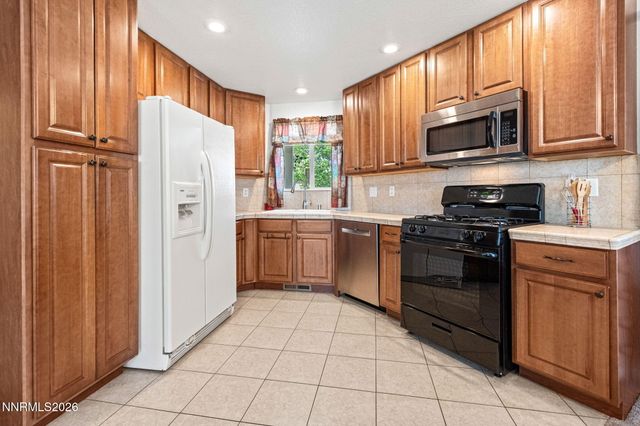 806 Karry Way, Fallon, NV 89406