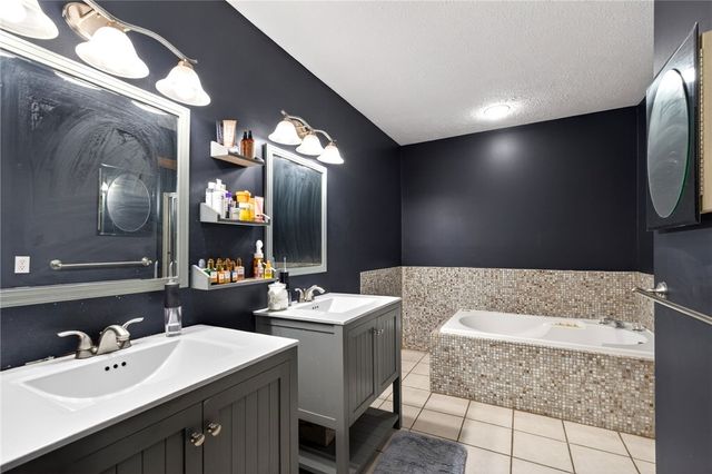 6870 Rosebud Way, Clayton, OH 45415