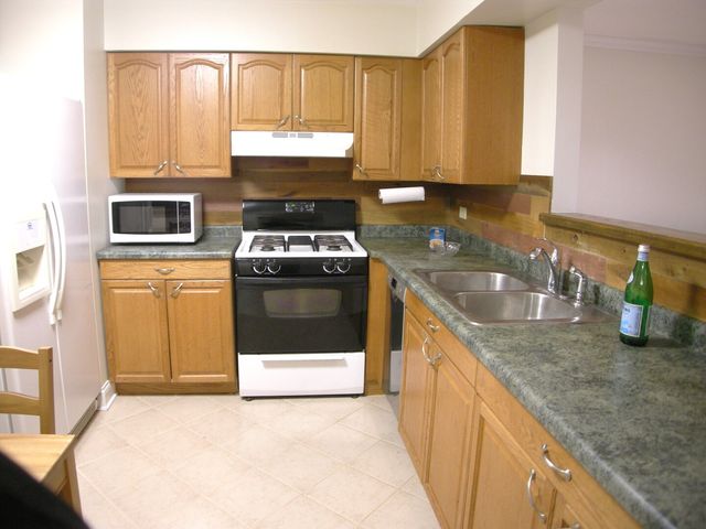 670 Marilyn Avenue 208, Glendale Heights, IL 60139