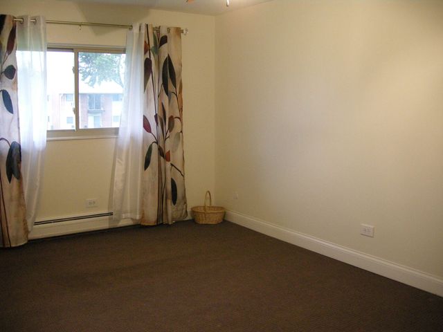 670 Marilyn Avenue 208, Glendale Heights, IL 60139