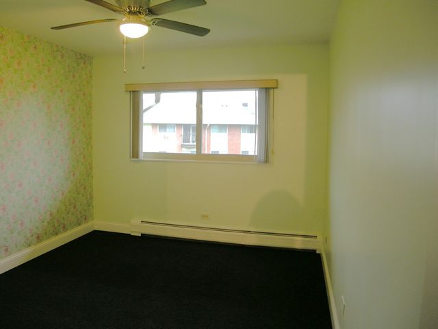 670 Marilyn Avenue 208, Glendale Heights, IL 60139