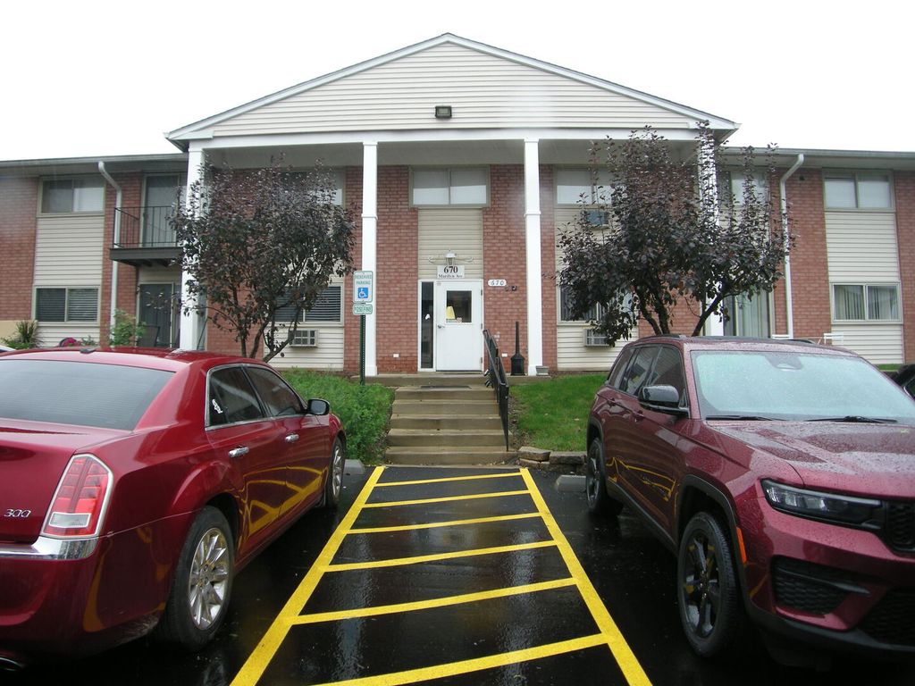 670 Marilyn Avenue 208, Glendale Heights, IL 60139
