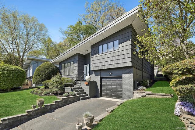 148 Cow Neck Road, Port Washington, NY 11050