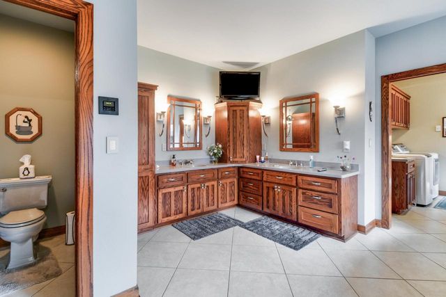 790 Erin ROAD, Hartford, WI 53027