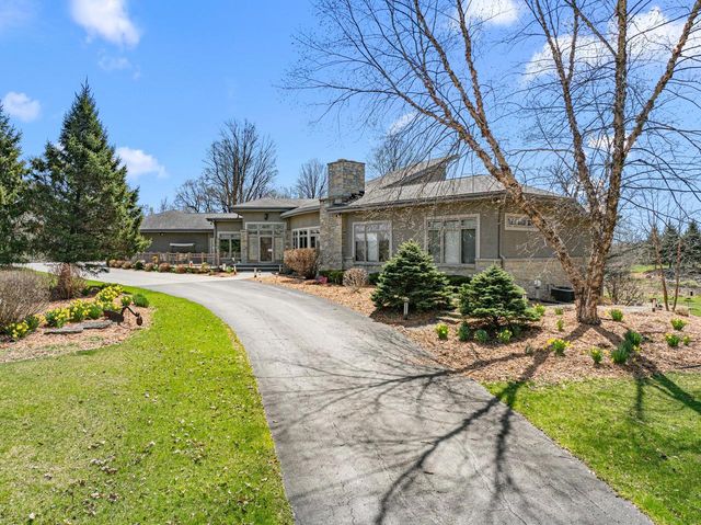 790 Erin ROAD, Hartford, WI 53027