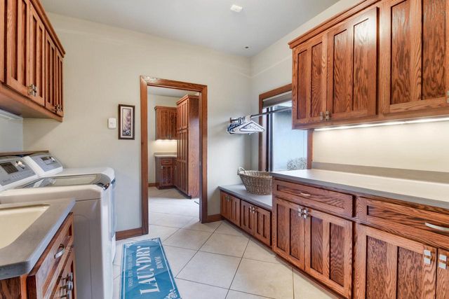 790 Erin ROAD, Hartford, WI 53027