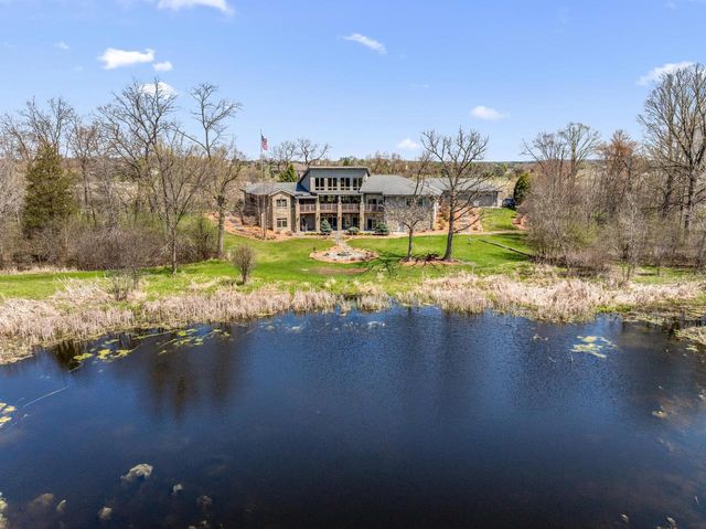 790 Erin ROAD, Hartford, WI 53027