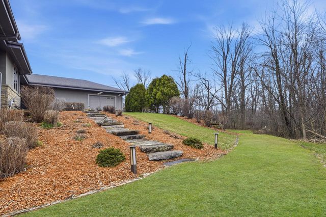 790 Erin ROAD, Hartford, WI 53027