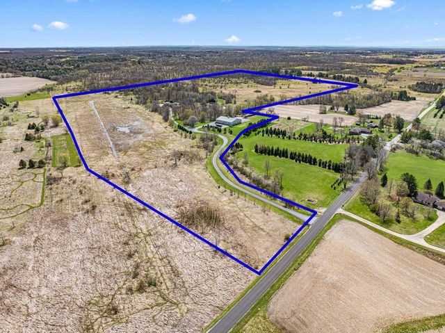 790 Erin ROAD, Hartford, WI 53027