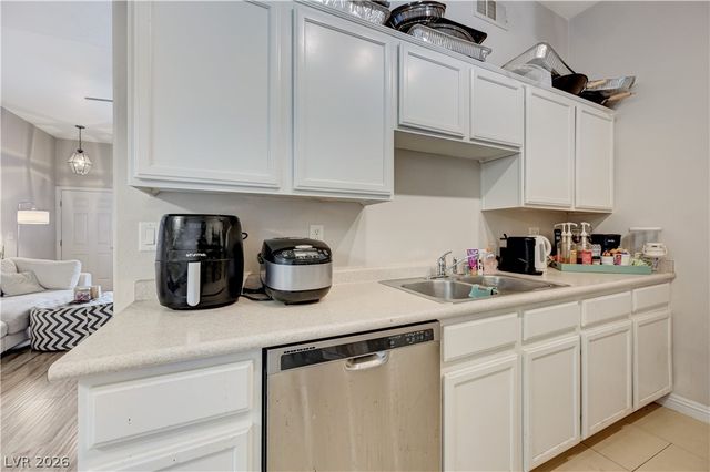 2305 West Horizon Ridge Parkway 613, Henderson, NV 89052