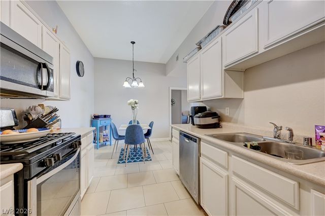 2305 West Horizon Ridge Parkway 613, Henderson, NV 89052