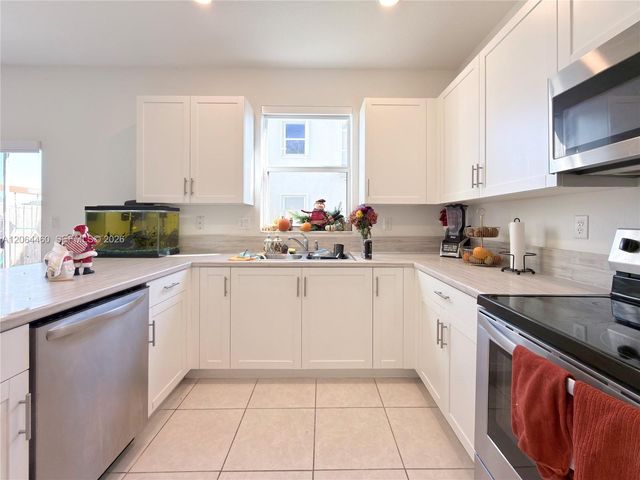 2636 SE 13th Ct, Homestead, FL 33035