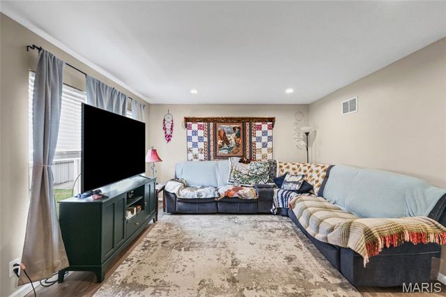 10205 Pannell Drive, Florissant, MO 63136